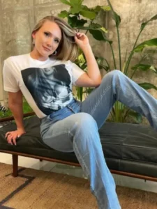 AJ Applegate (Model) Biography, Wiki, Age, Career, Height, Weight, Boyfriend, Net Worth & More