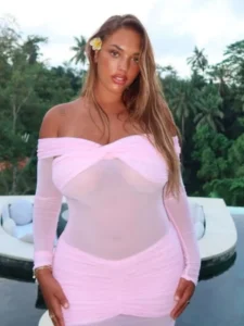 Alanna Pow (Model) Biography, Wiki, Age, Career, Height, Weight, Boyfriend, Net Worth & More