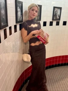 Emily Bett Rickards Biography, Wiki, Age, Height, Career, Net Worth and More